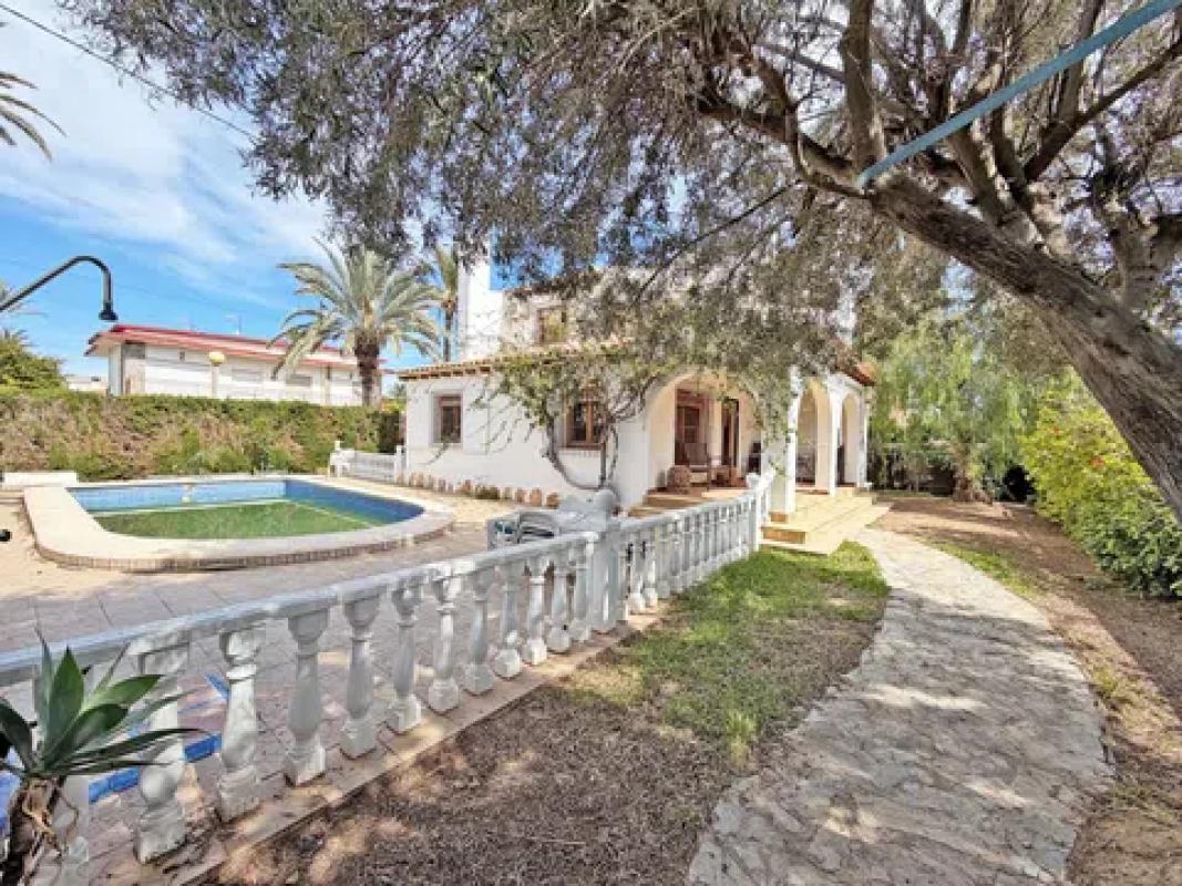 Sprzedaż niezależnego domku jednorodzinnego w  Barrio Cabo Roig, Orihuela photo 3