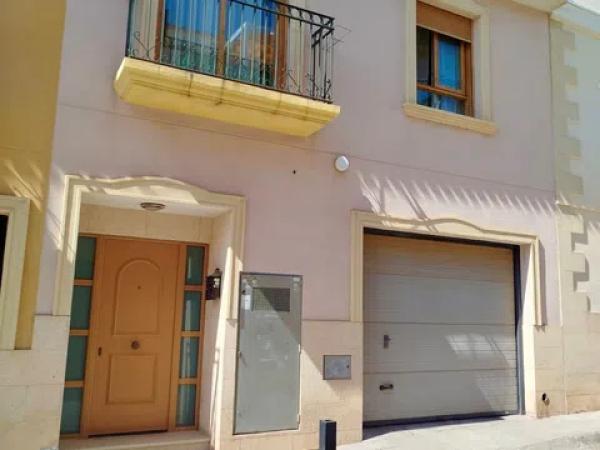 Chalet adosado thumbnail 1