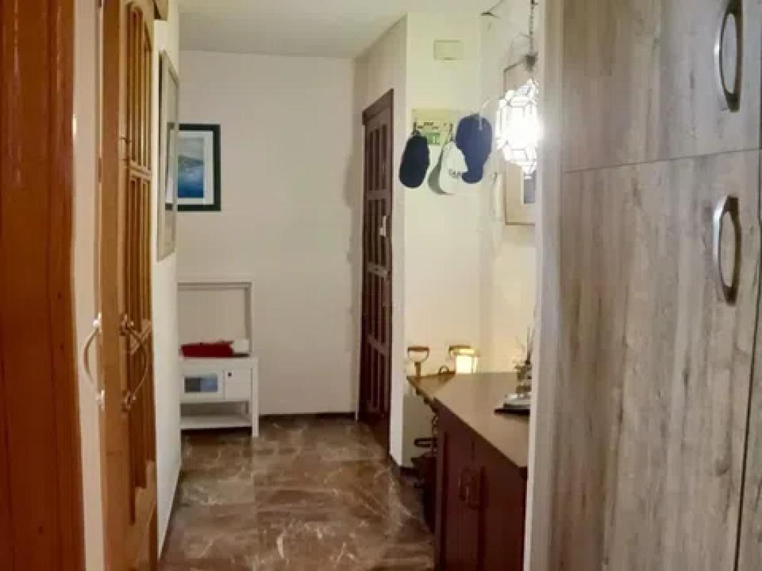 Venta de piso en Barrio Raval Roig-Virgen del Socorro, Alicante / Alacant
photo 5