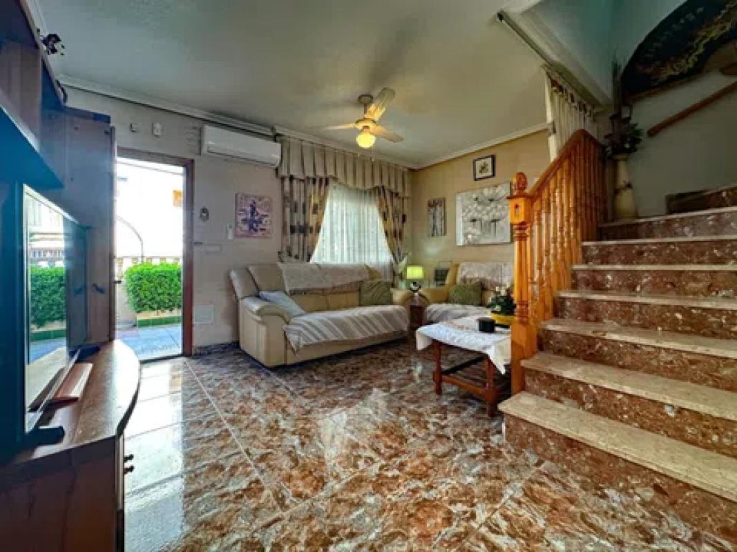 Venta de chalet adosado en  Calle la Fuente , Orihuela photo 2