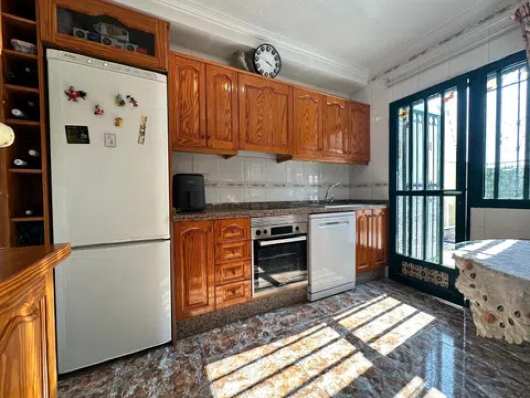 Venta de chalet adosado en  Calle la Fuente , Orihuela photo 3