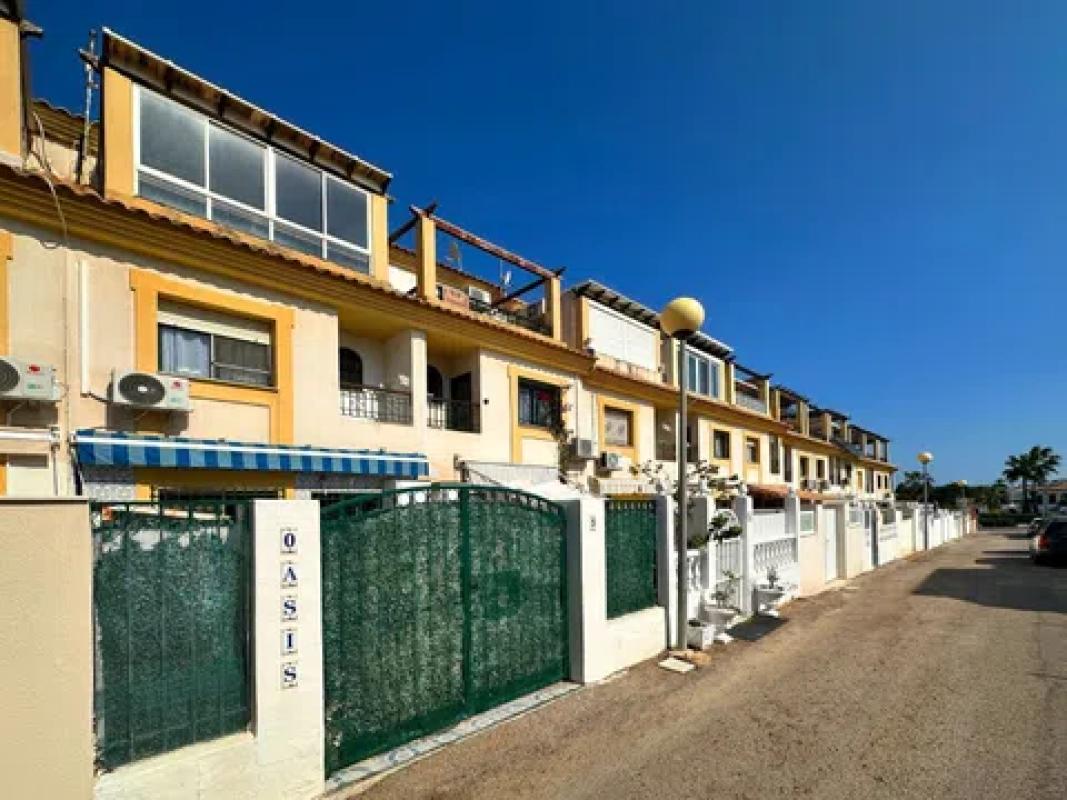Venta de chalet adosado en  Calle la Fuente , Orihuela photo 5