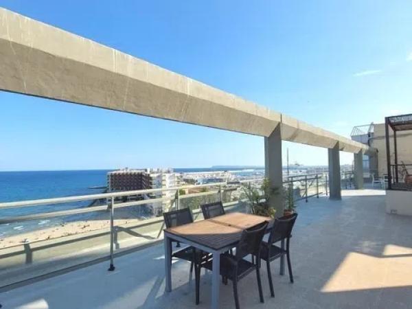 Sale of flat in Barrio Casco Histórico-Santa Cruz, Alicante
photo 1