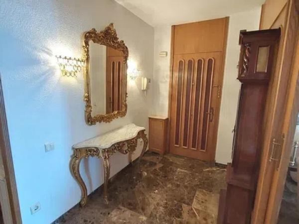 Sale of flat in Barrio Casco Histórico-Santa Cruz, Alicante
 photo 4