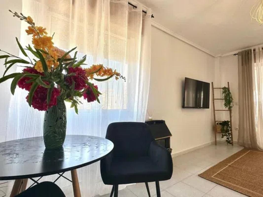 Sprzedaż studia w Avenida Robleda, Torrevieja photo 3