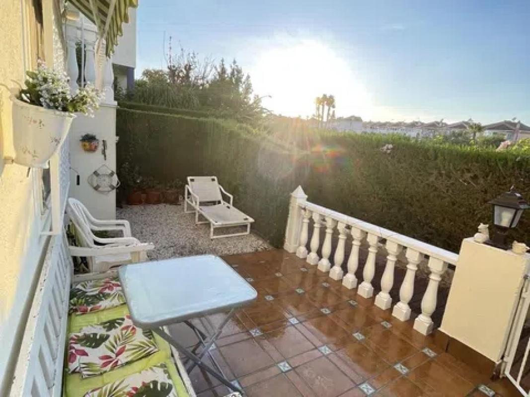 Sale of independent chalet in Calle la Sagra, Torrevieja
photo 2