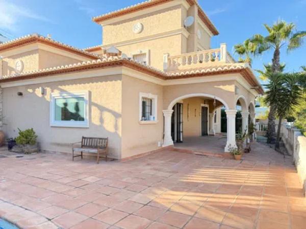 Casa independiente en avenida de la Marina photo 1