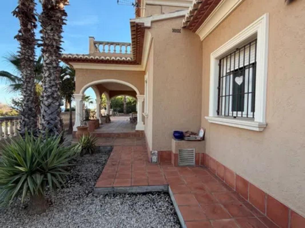 Properties for sale and rent in Spain photo 3