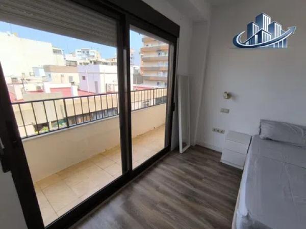 Sale of flat in POETA VILA Y BLANCO, 11, Alicante
thumbnail 1
