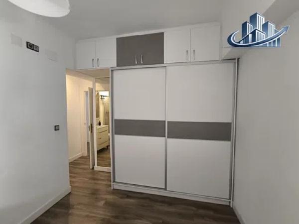 Sale of flat in POETA VILA Y BLANCO, 11, Alicante
thumbnail 2