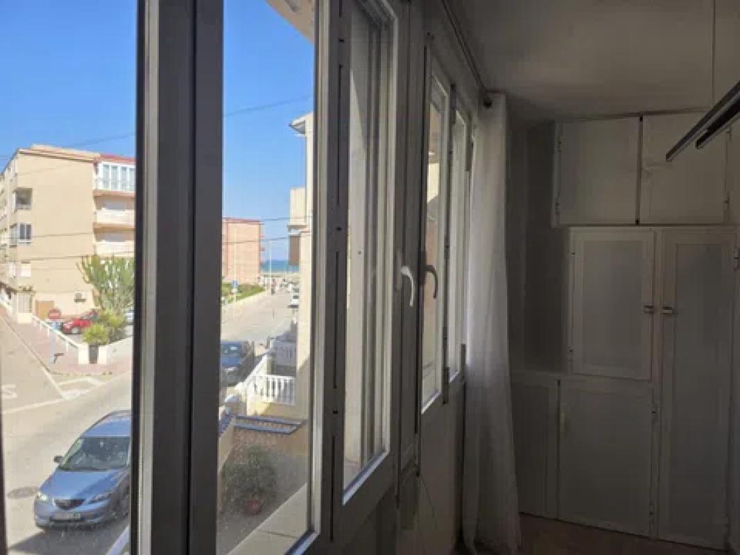 Sale of independent chalet in Avenida del Mediterráneo, 23, Torrevieja
photo 3