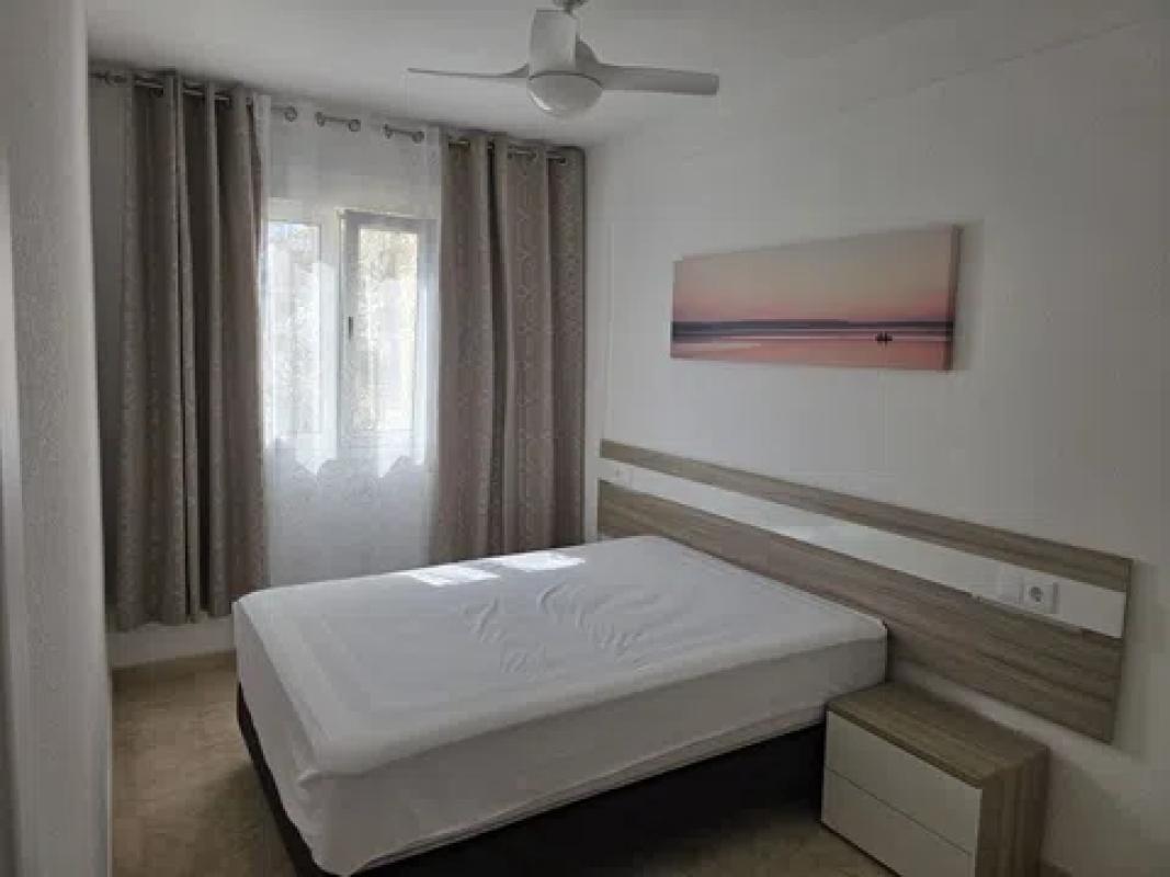 Sale of independent chalet in Avenida del Mediterráneo, 23, Torrevieja
photo 5