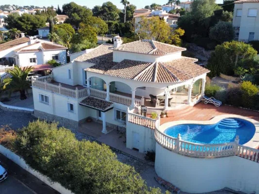 Venta de chalet independiente en Barrio Ensanche-Diputación, Alicante / Alacant
photo 1
