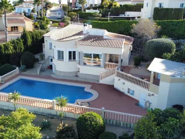 Chalet independiente en venta en Barrio Ensanche-Diputación, Alicante / Alacant
photo 1