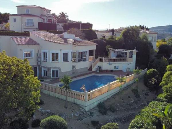 Chalet independiente en venta en Barrio Ensanche-Diputación, Alicante / Alacant
thumbnail 2