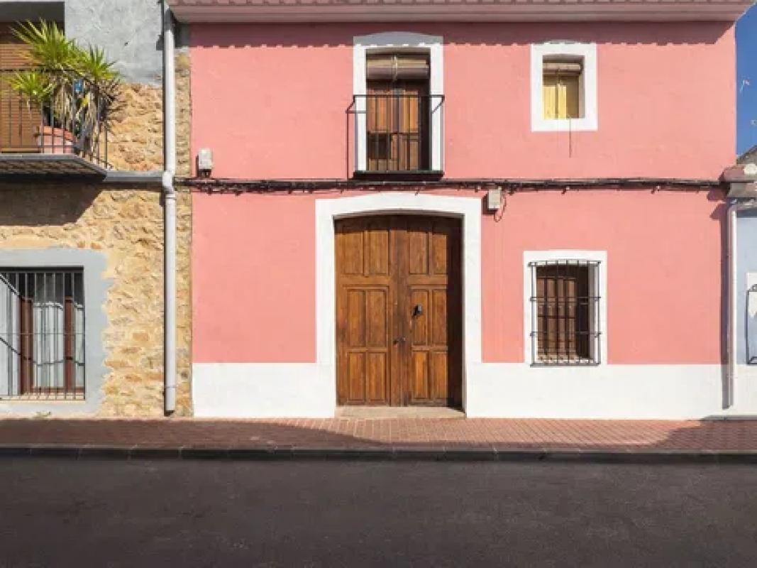 Propiedades en venta y alquiler en España photo 1