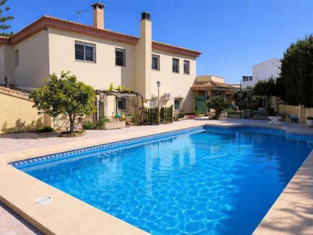 Sale of independent chalet in Calle Pegas, Alfaz del Pi
photo 1