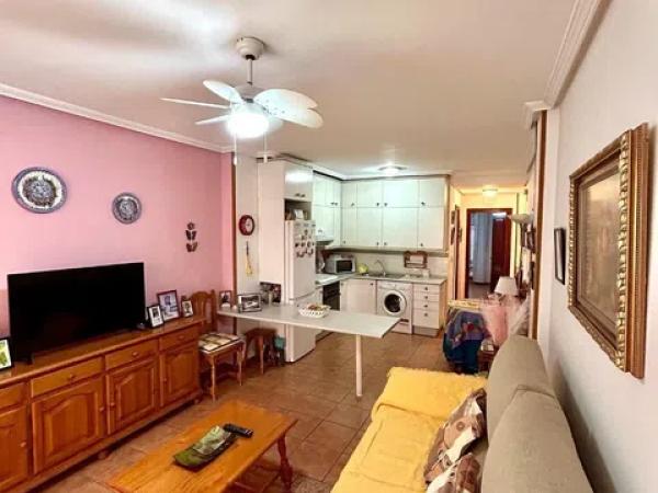 Venta de piso en Calle Bergantin, Torrevieja
photo 1