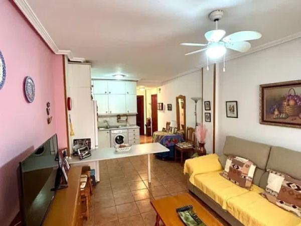 Venta de piso en Calle Bergantin, Torrevieja
thumbnail 2