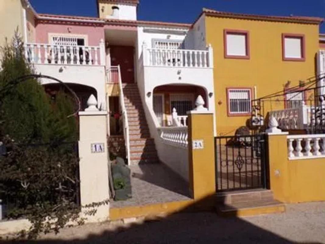 Venta de piso en Barrio Campoamor, Orihuela
photo 2