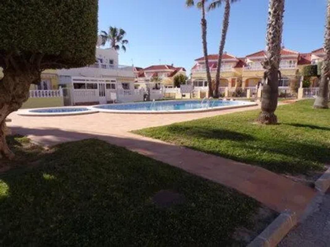 Venta de piso en Barrio Campoamor, Orihuela
photo 4