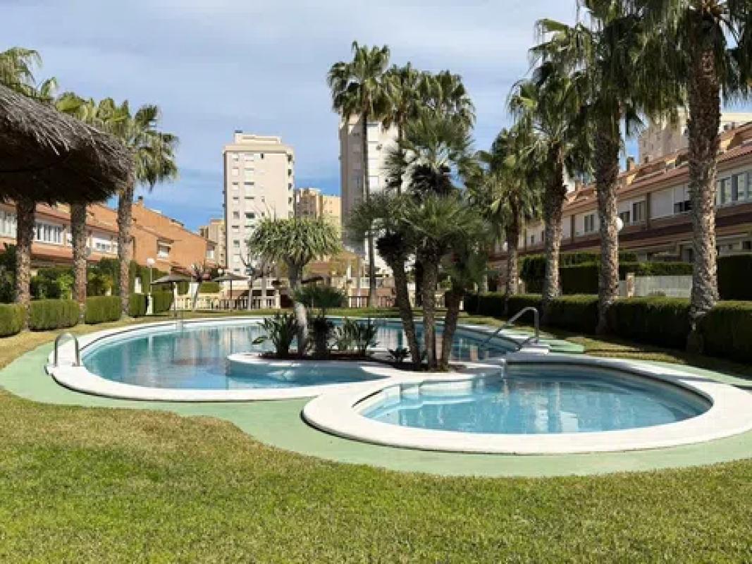Sale of townhouse in  Avenida San Sebastián , Alicante photo 2