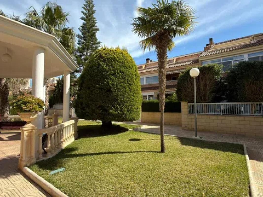 Sale of townhouse in  Avenida San Sebastián , Alicante photo 3