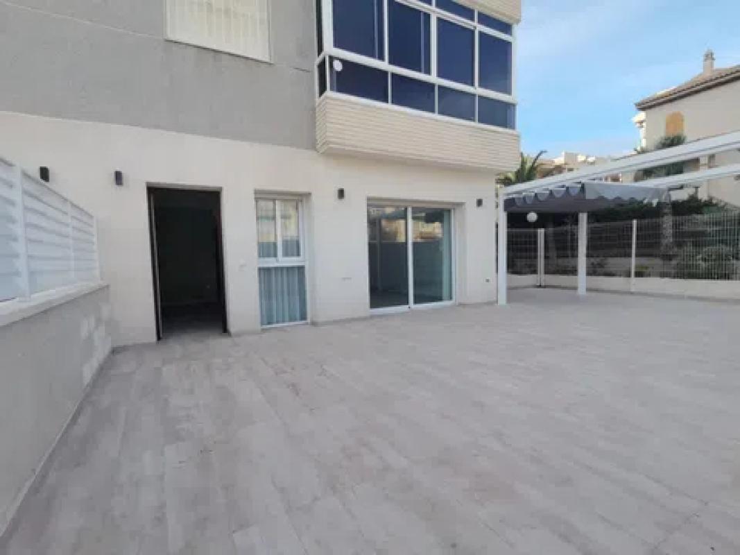 Продажа квартиры на Calle Perseo, 3, Торревьеха
photo 3