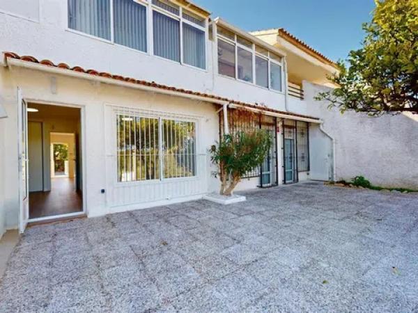 Chalet independiente en venta en Barrio Villamartín, Orihuela
photo 1