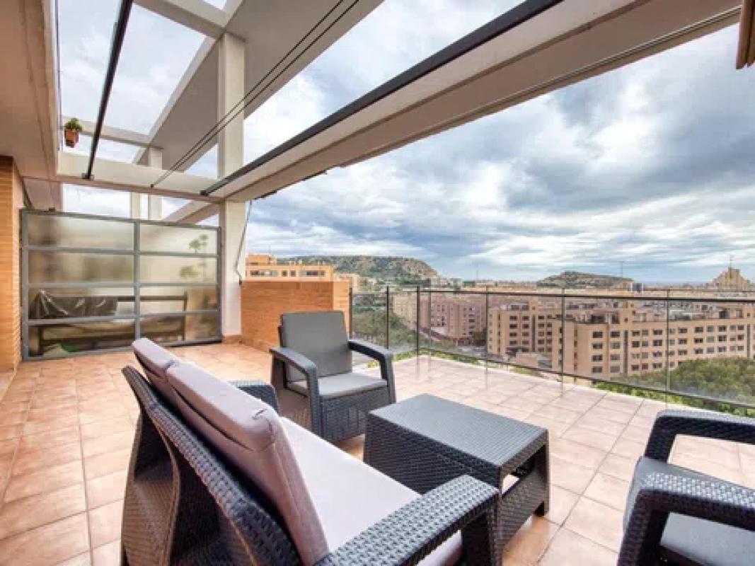 Duplex sale in Avenida Juan Sanchis Candela, Alicante photo 2