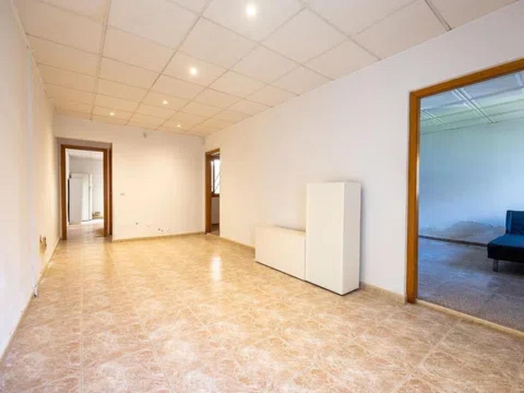 Sale of independent chalet in Calle de Mossen Fenollar, Alicante
photo 3