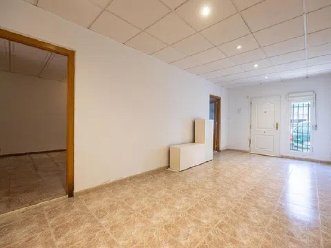 Sale of independent chalet in Calle de Mossen Fenollar, Alicante
photo 4