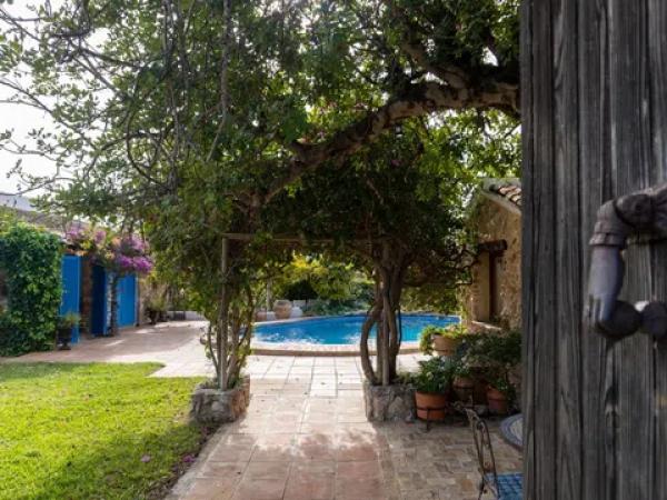 Casa independiente en calle Indonesia thumbnail 2