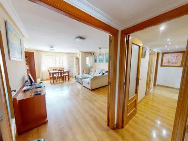 Sale of flat in Avenida Ciudad de Matanzas, Alicante
thumbnail 1