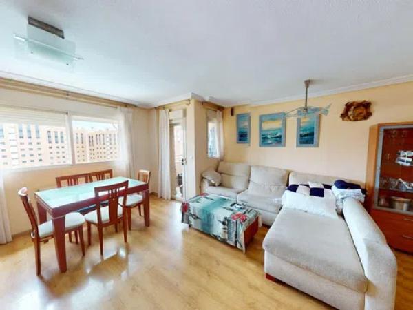 Sale of flat in Avenida Ciudad de Matanzas, Alicante
thumbnail 2