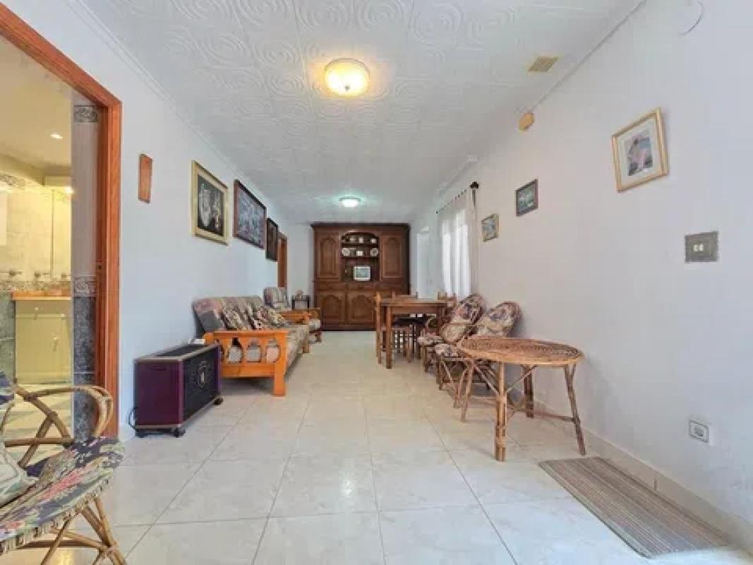 Sale of independent chalet in Barrio La Siesta - El Salado - Torreta, Torrevieja
photo 3