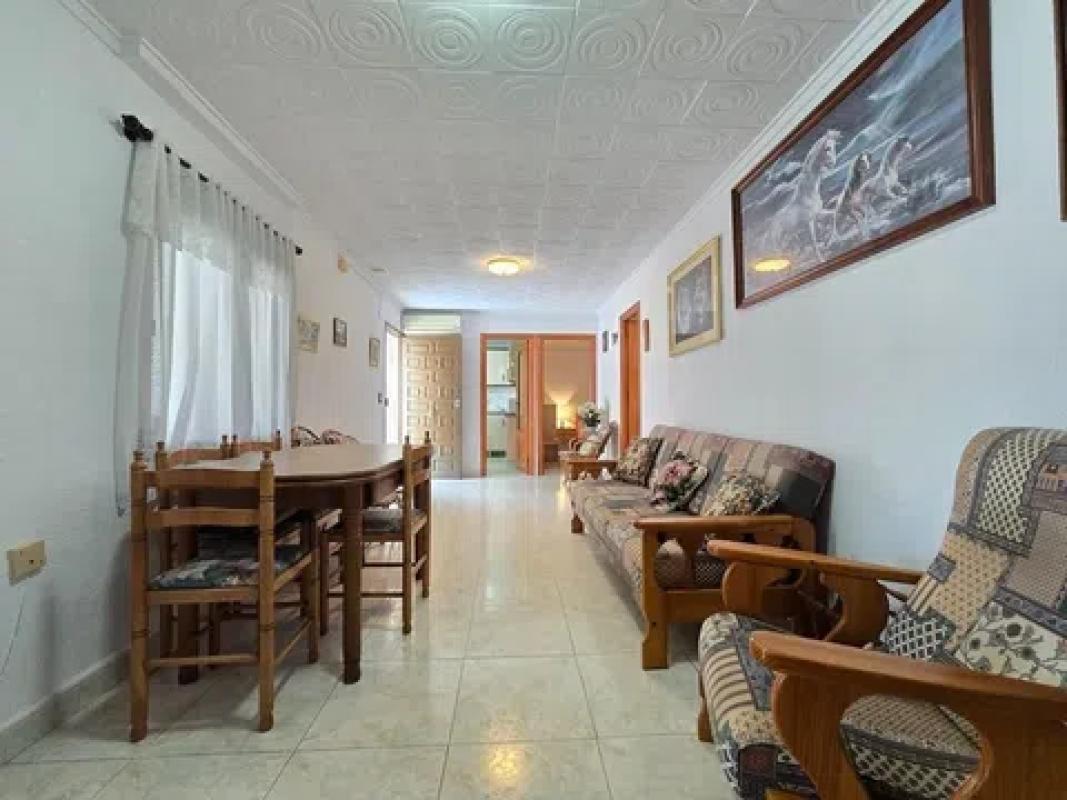Sale of independent chalet in Barrio La Siesta - El Salado - Torreta, Torrevieja
photo 4