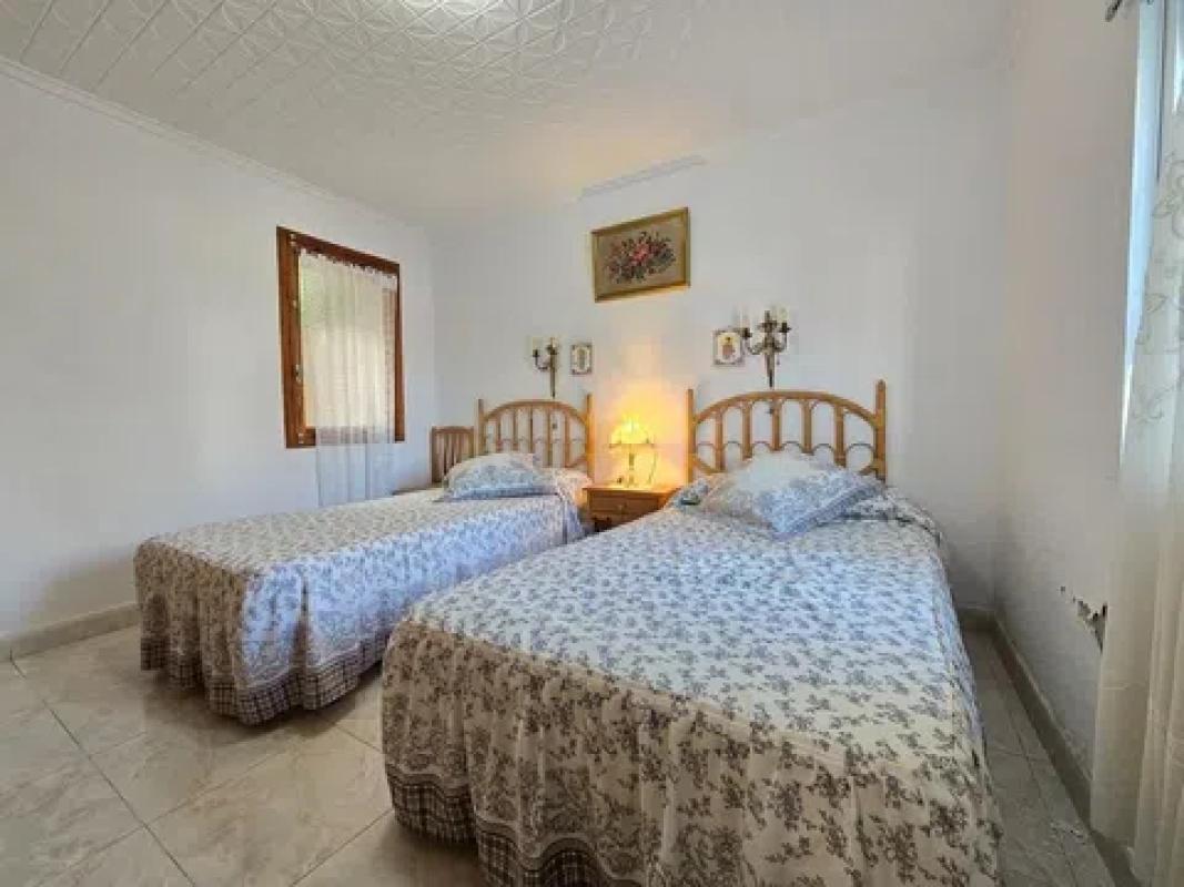 Sale of independent chalet in Barrio La Siesta - El Salado - Torreta, Torrevieja
photo 5