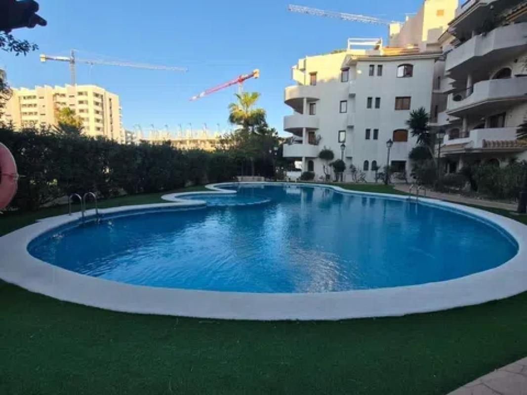Venta de piso en Calle Mar de Fondo, Torrevieja
photo 1