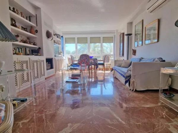 Sale of flat in Avenida Vicente Llorca Alós, Benidorm
photo 1