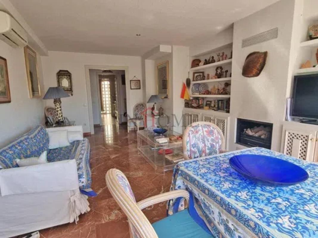 Продажа квартиры на Avenida Vicente Llorca Alós, Бенидорм
 photo 2