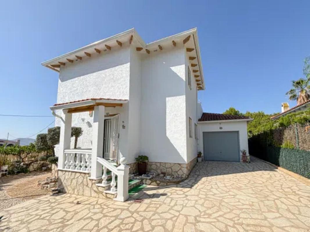 Sale of independent chalet in Calle Pagell, La Nucia
photo 3