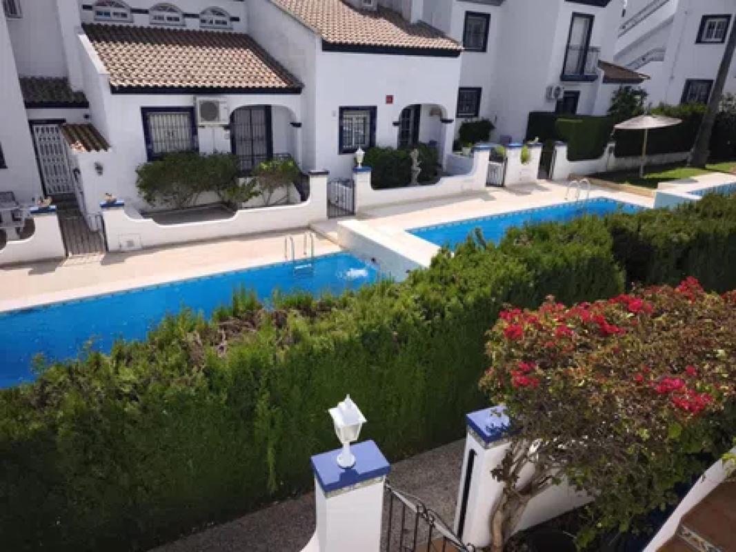 Venta de chalet independiente en Barrio Villamartín, Orihuela
photo 1