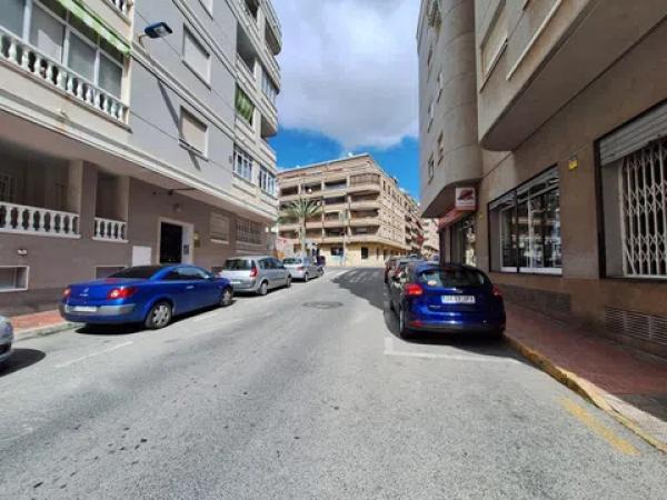 Sprzedaż mieszkania w Calle Félix Rodríguez de la Fuente, Torrevieja
thumbnail 1