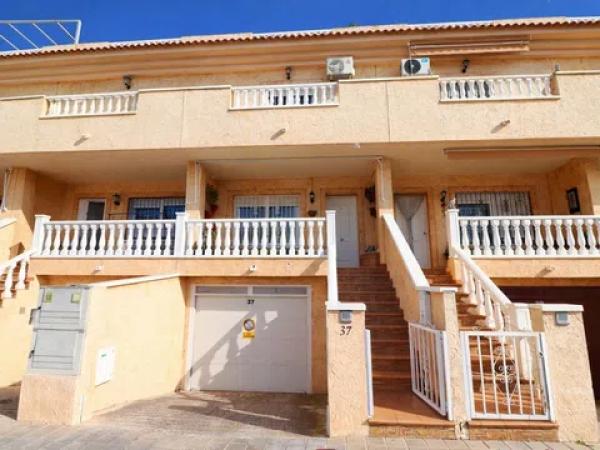 Chalet adosado photo 1