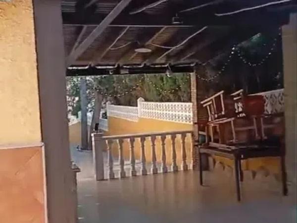 Casa independiente en avenida Asunción, 14 thumbnail 1
