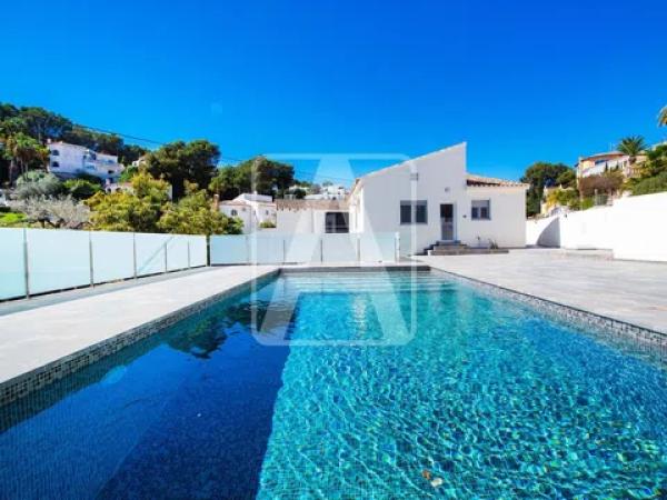 Chalet wolnostojący na sprzedaż w  Cala Advocat - Baladrar, Benissa photo 3