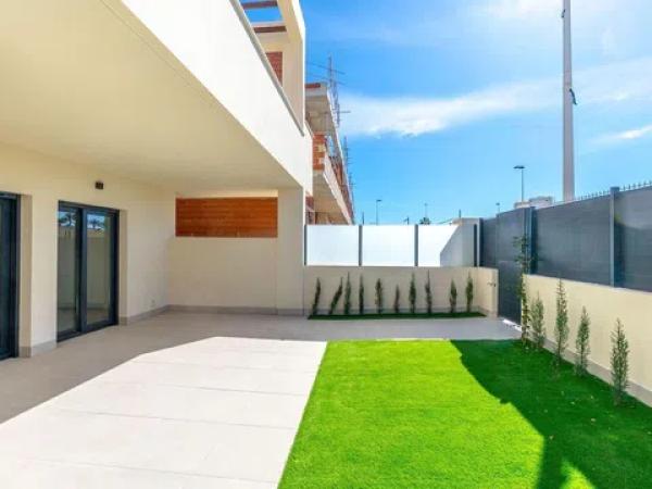 Sale of flat in Calle Nicolás Copérnico, 2, Torrevieja
 photo 3