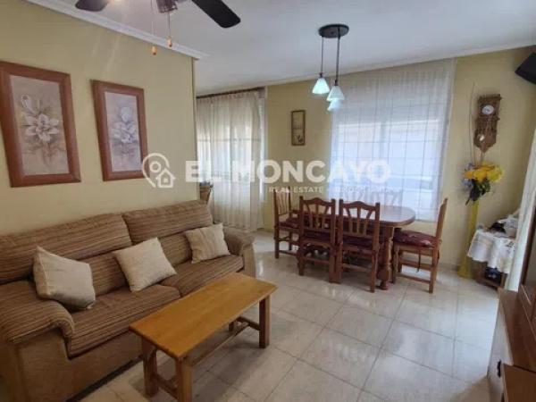 Sale of flat in Calle Giner de los Ríos, Guardamar del Segura
 photo 3