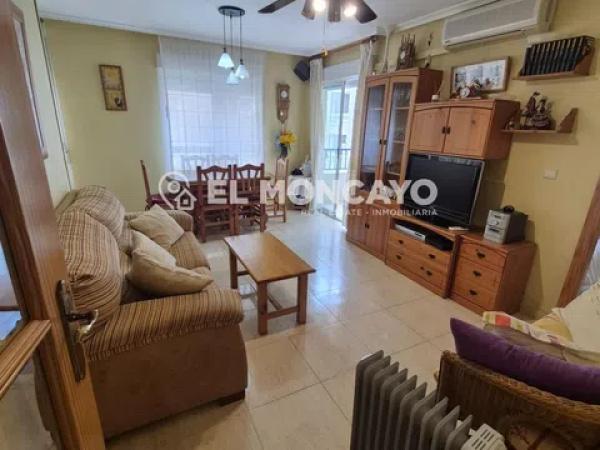 Sale of flat in Calle Giner de los Ríos, Guardamar del Segura
 photo 4